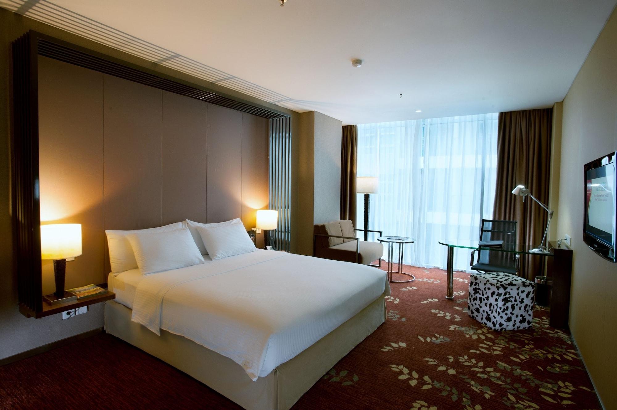 Cambridge Hotel Medan Extérieur photo