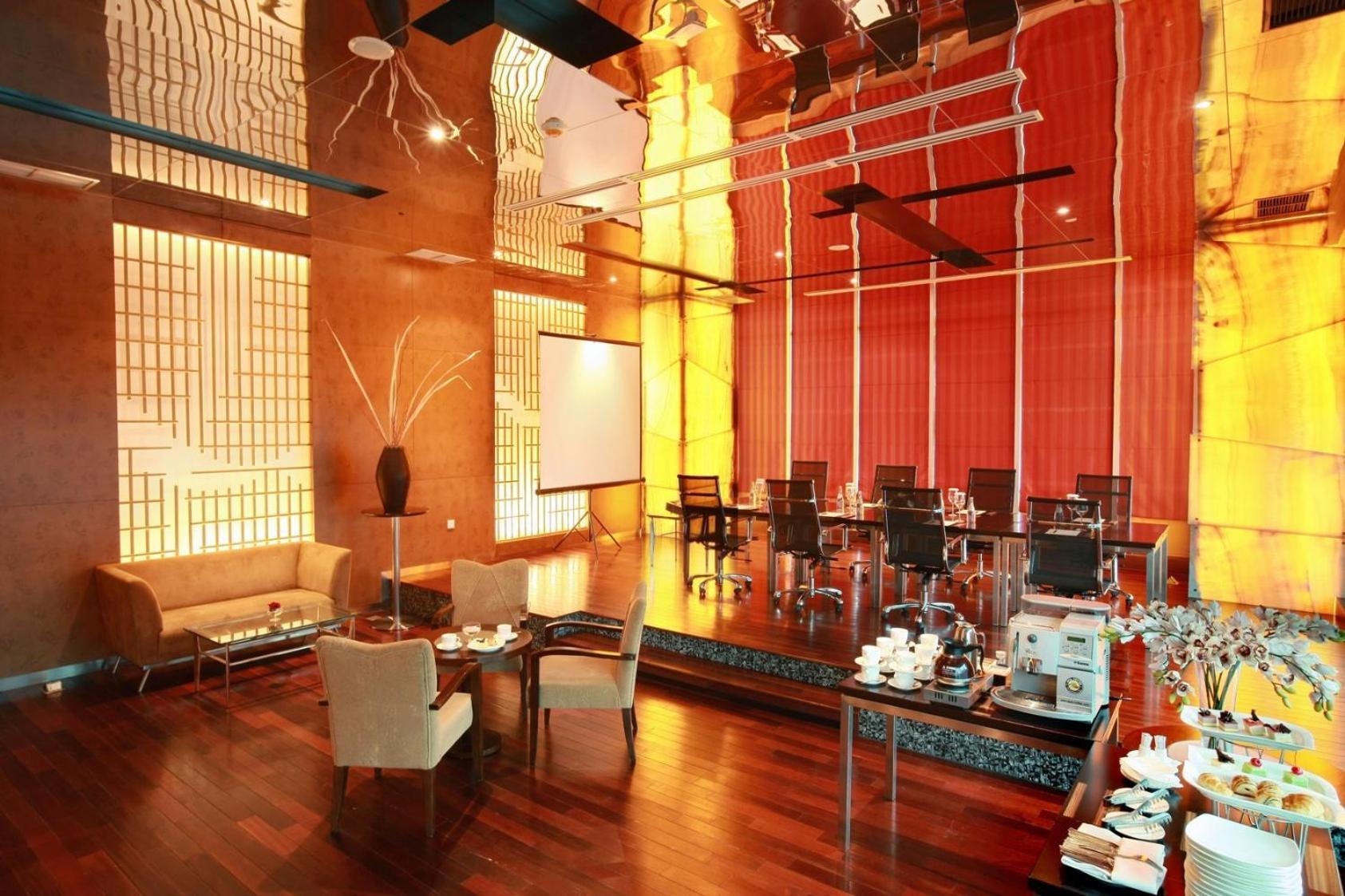 Cambridge Hotel Medan Extérieur photo