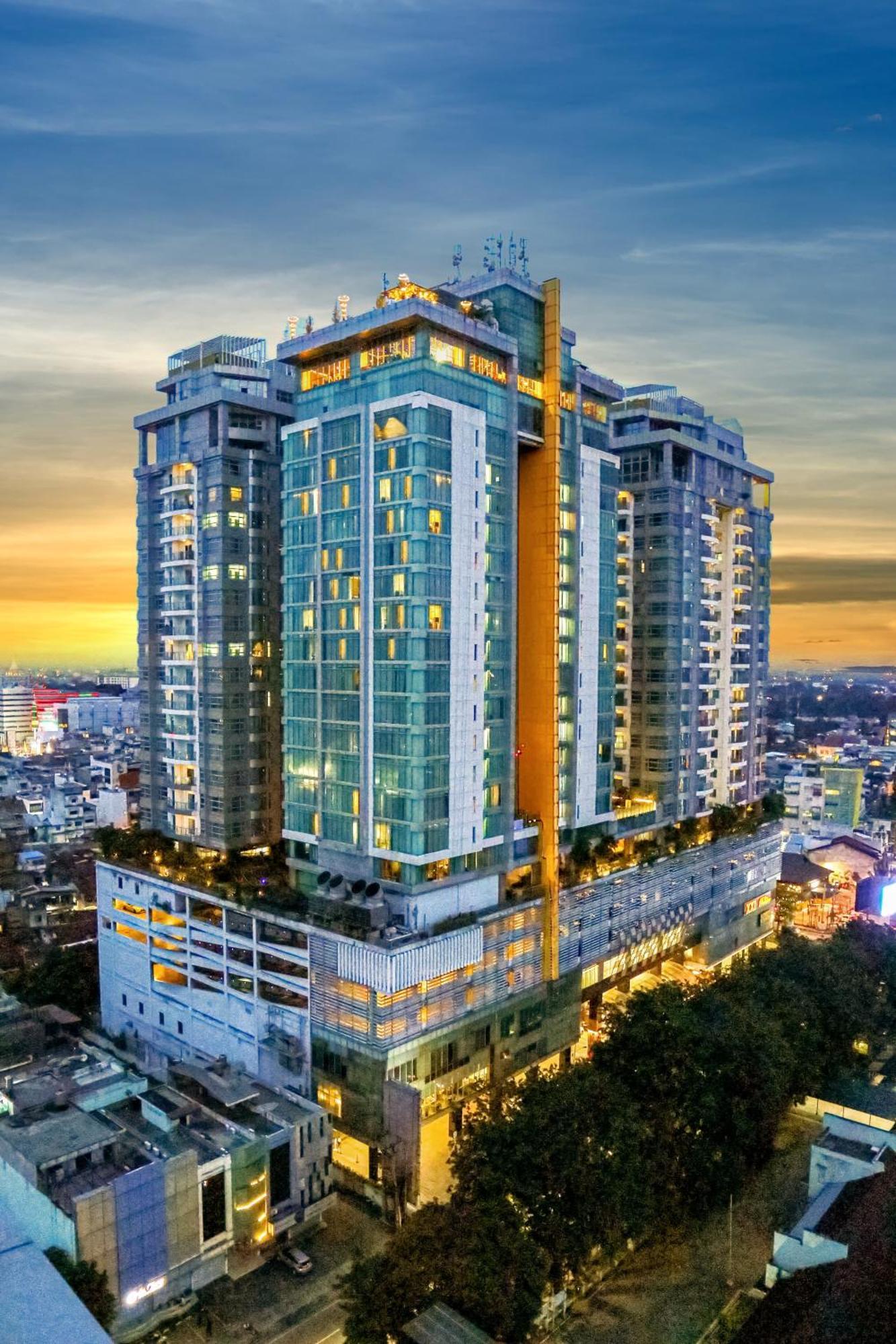 Cambridge Hotel Medan Extérieur photo