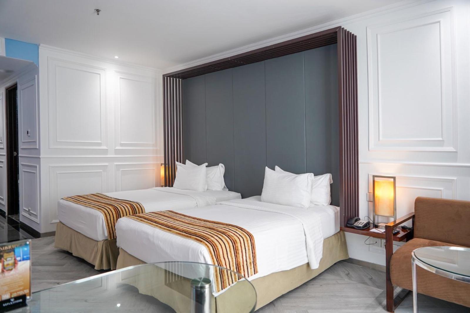 Cambridge Hotel Medan Extérieur photo