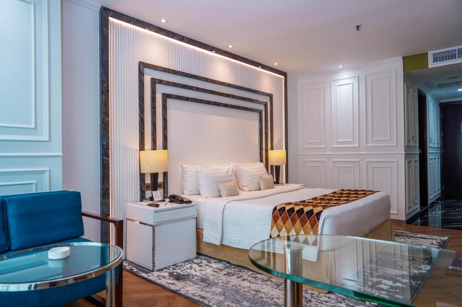 Cambridge Hotel Medan Extérieur photo