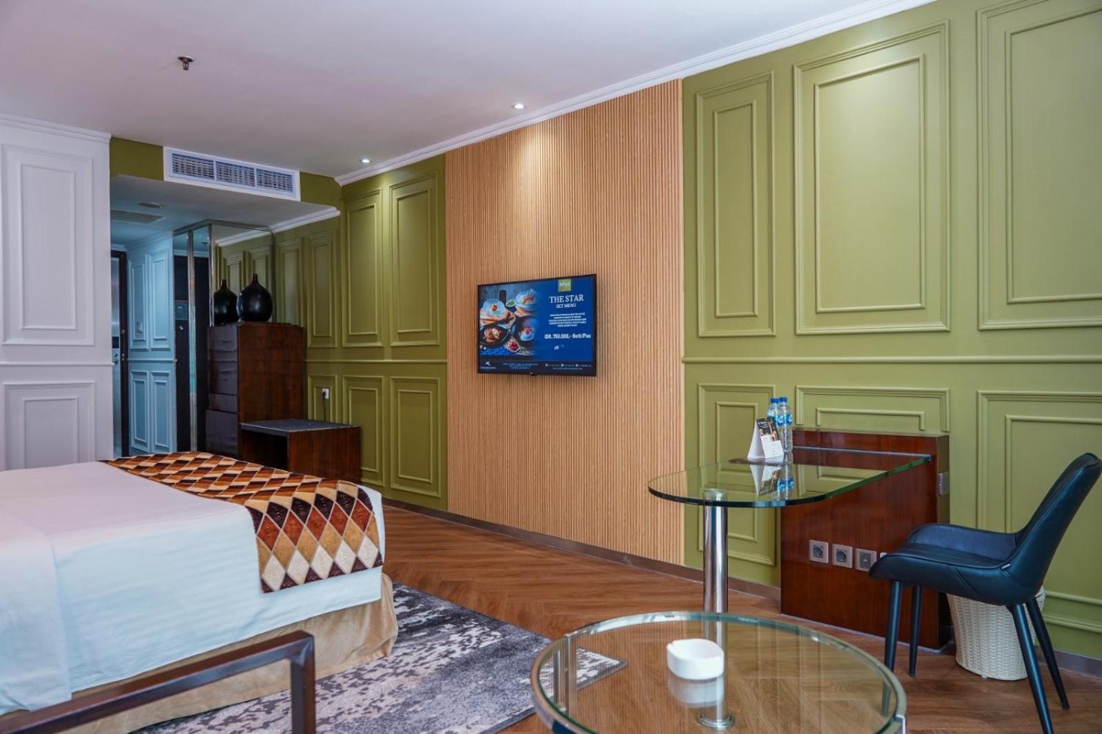 Cambridge Hotel Medan Extérieur photo