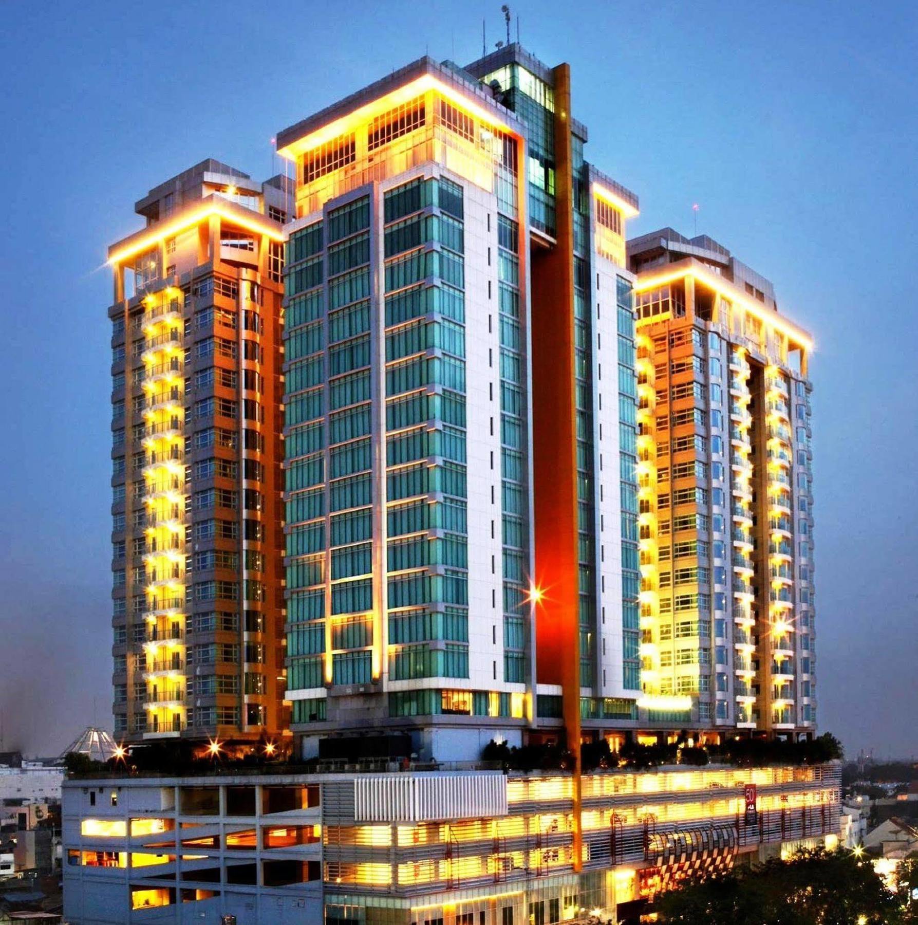 Cambridge Hotel Medan Extérieur photo