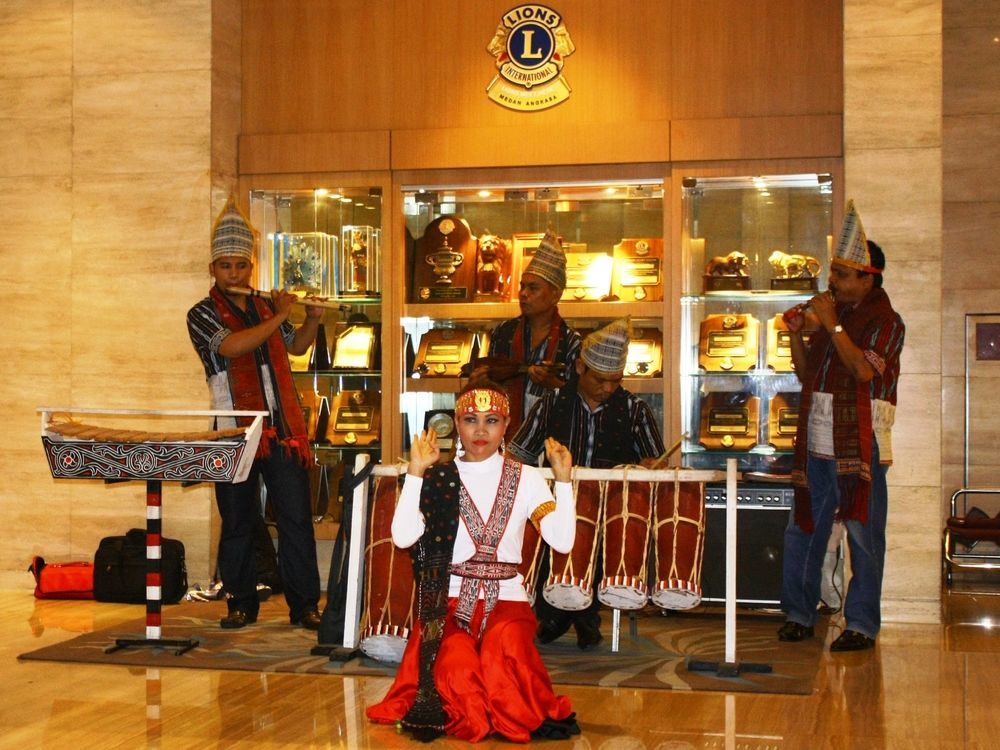 Cambridge Hotel Medan Extérieur photo