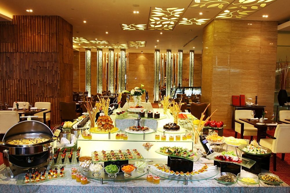 Cambridge Hotel Medan Extérieur photo