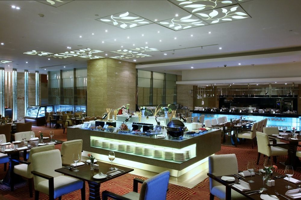 Cambridge Hotel Medan Extérieur photo